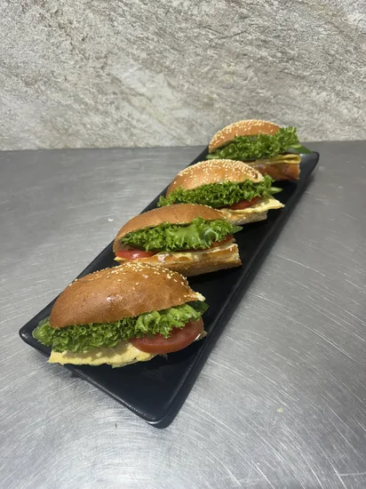 מגש אירוח כריכוני ביס לבן/דגנים