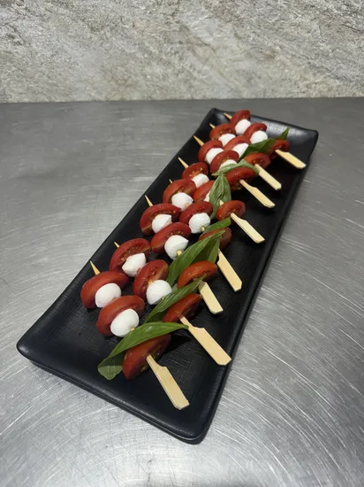 מגש אירוח שיפודי קפרזה