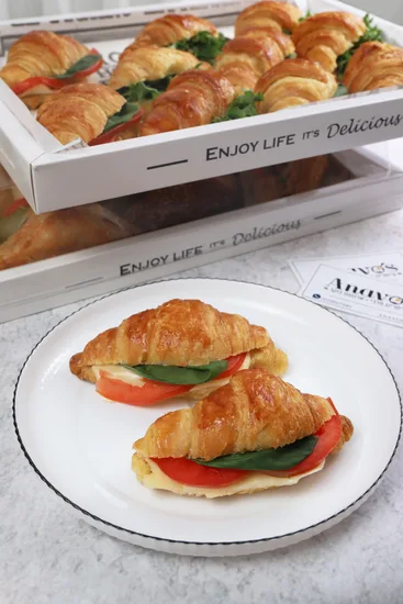 מגש אירוח 15 יח' קוראסון במילוי